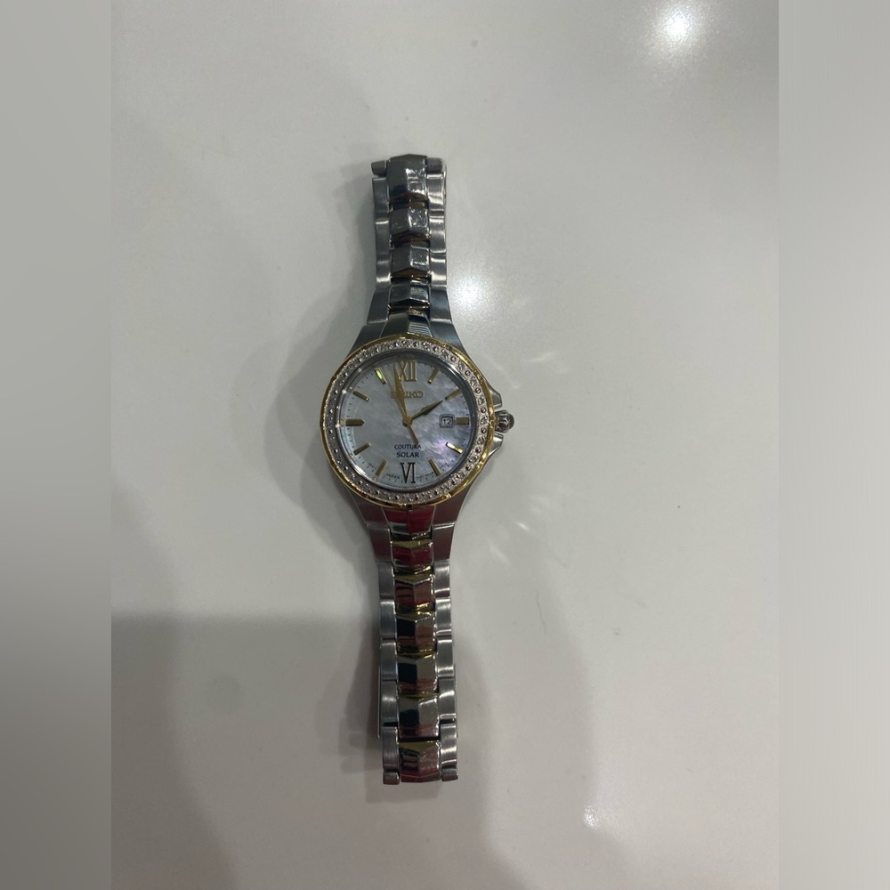 Seiko Women's COUTURA Quartz Stainless Steel Casual Watch
Solar powered. - Picture 4 of 6